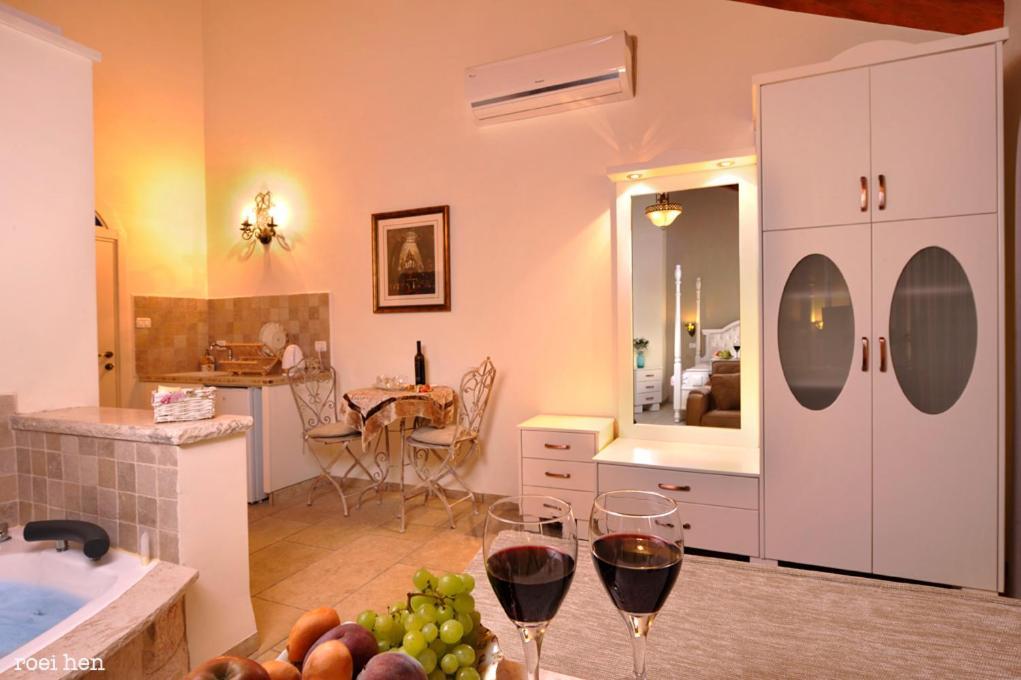 Old City Inn Safed Szoba fotó